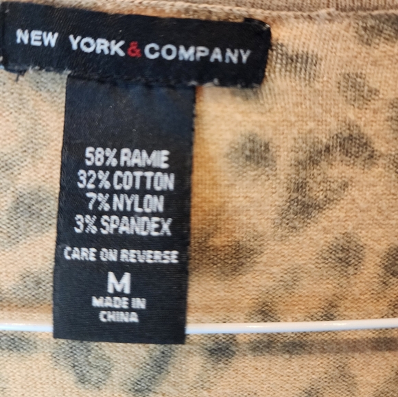 New York & Co. Brown Leopard Print Cardigan Sweater Animal Print Size M - Picture 3 of 5